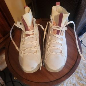 Woman's Northface Hiking Tennis shoe